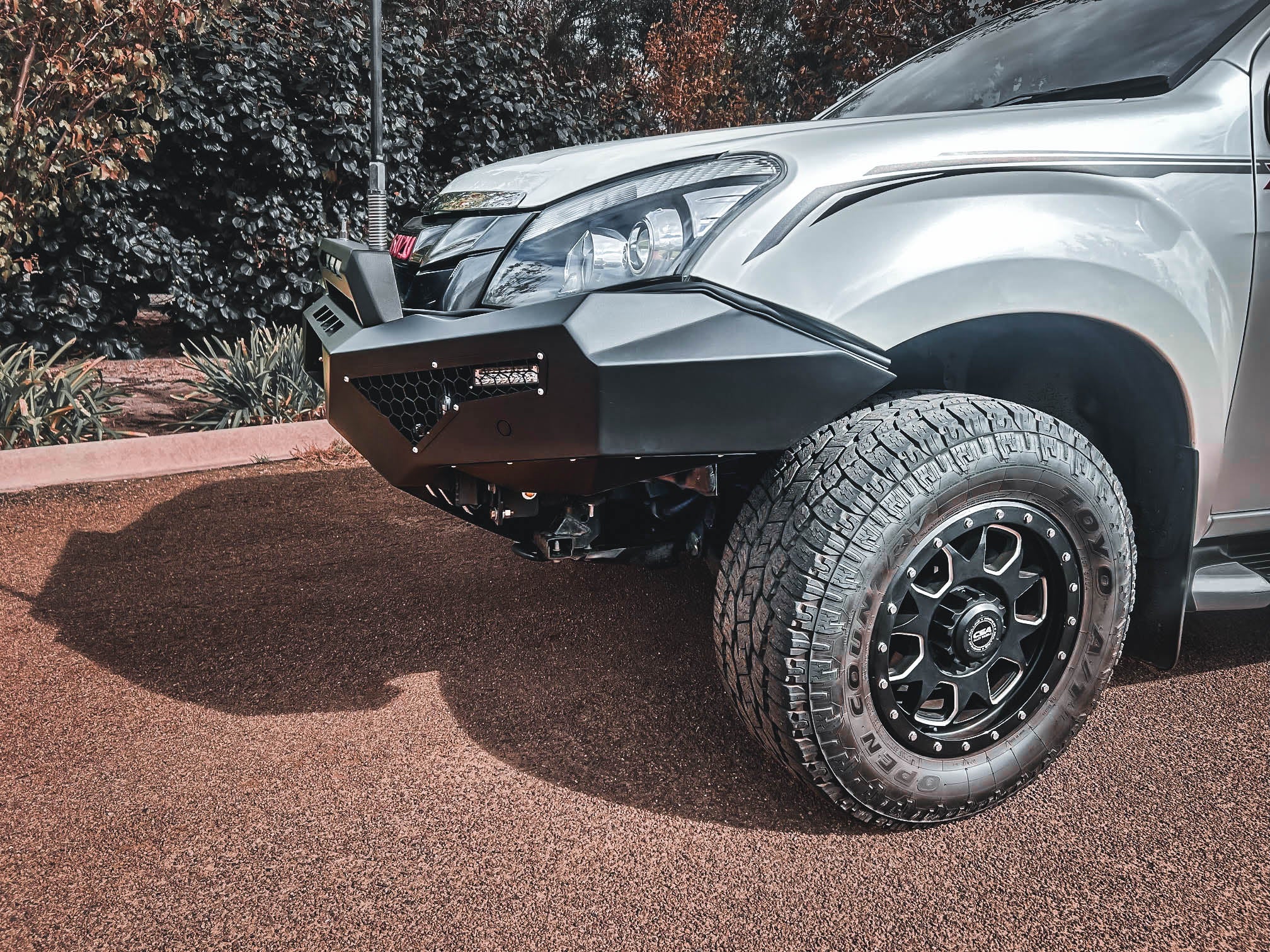 Alpha 4WD Predator Steel Bull Bar for Isuzu D-max Dmax 2012 - 2016 - Image 4