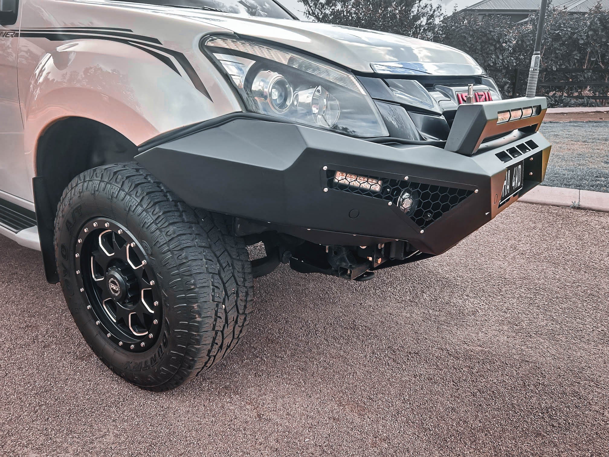 Alpha 4WD Predator Steel Bull Bar for Isuzu D-max Dmax 2012 - 2016 - Image 5