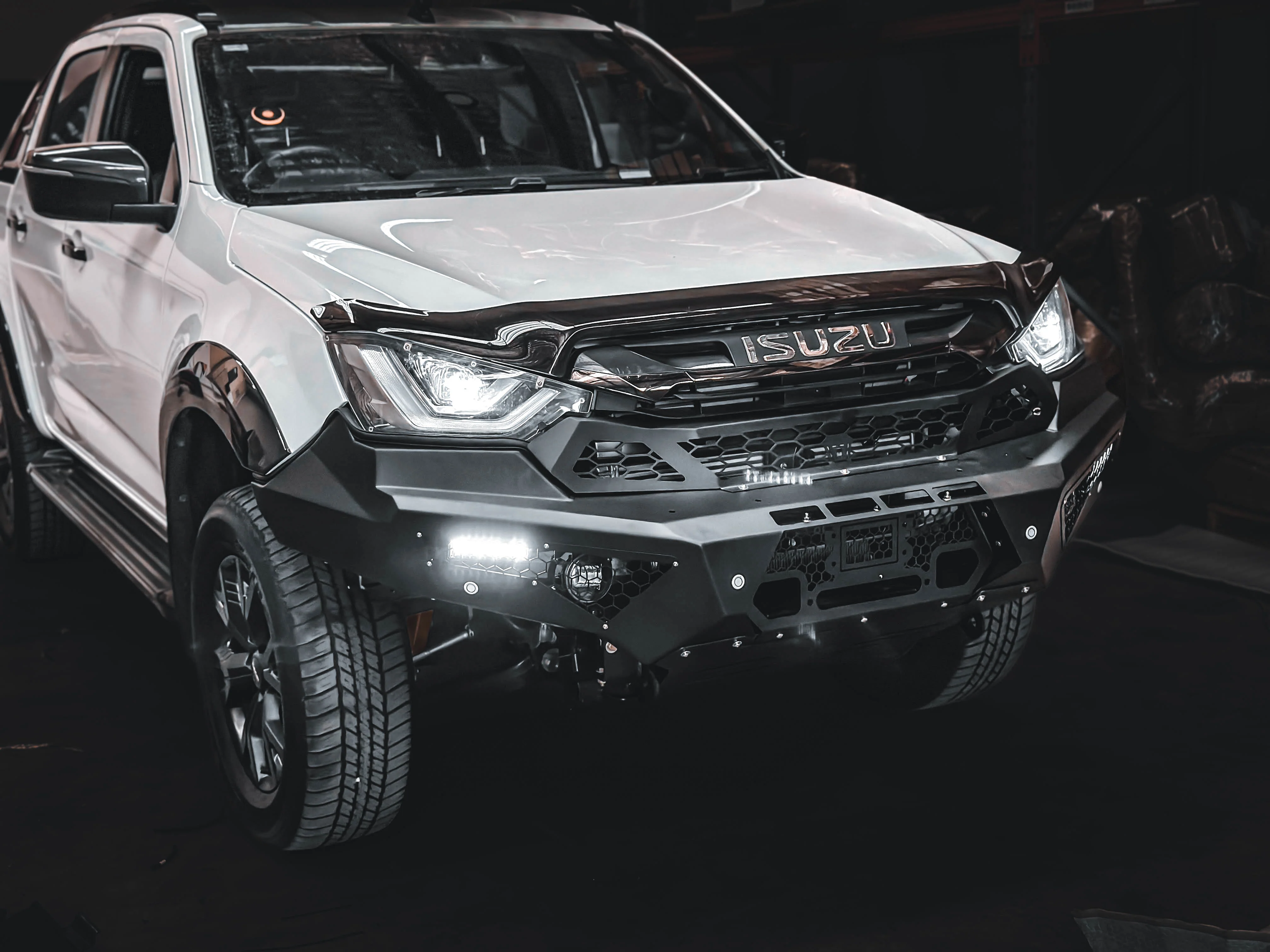 Alpha 4WD Predator Steel Bull Bar for Isuzu D-MAX 2019-2024 (pre-facelift) - Image 9