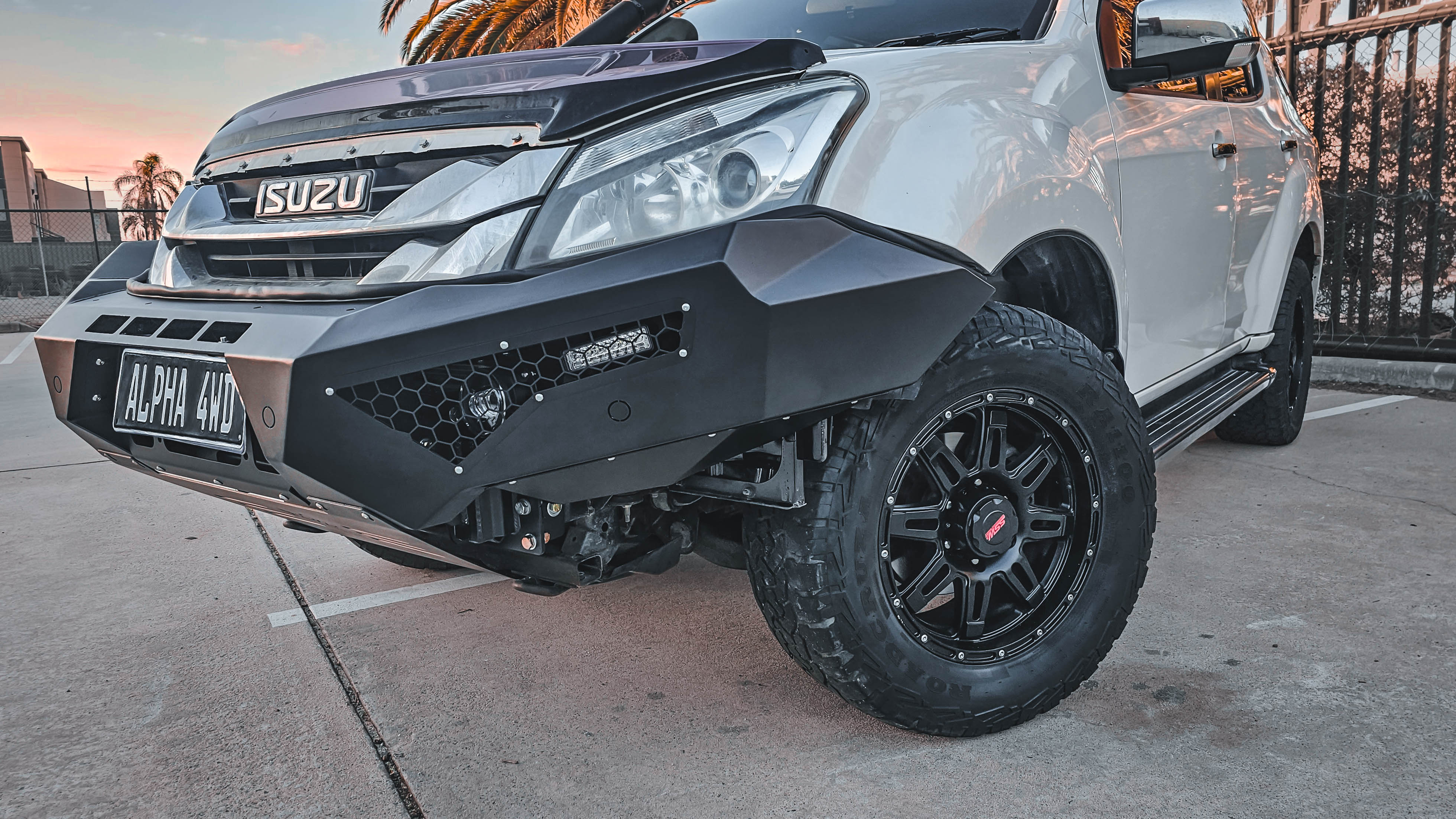 Alpha 4WD Predator Steel Bull Bar for Isuzu MU-X 2013 - 2016 - Image 3