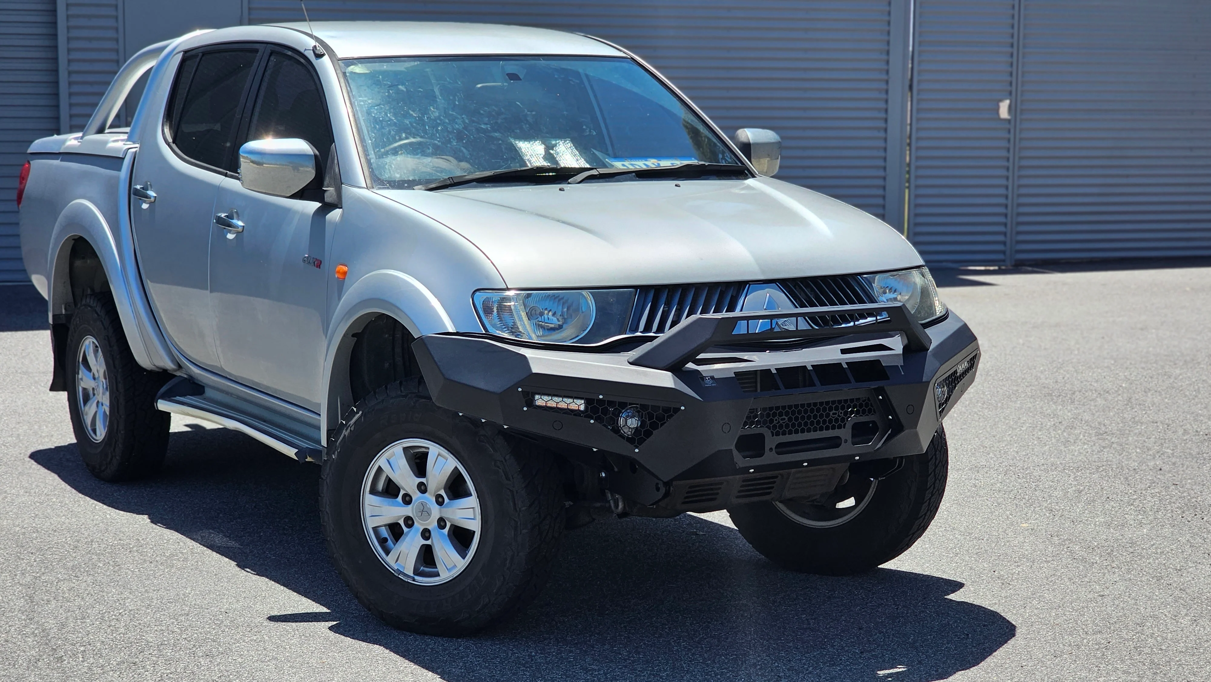 Alpha 4WD Predator Steel Bull Bar for Mitsubishi Triton MN ML 2006 to 2015 - Image 9
