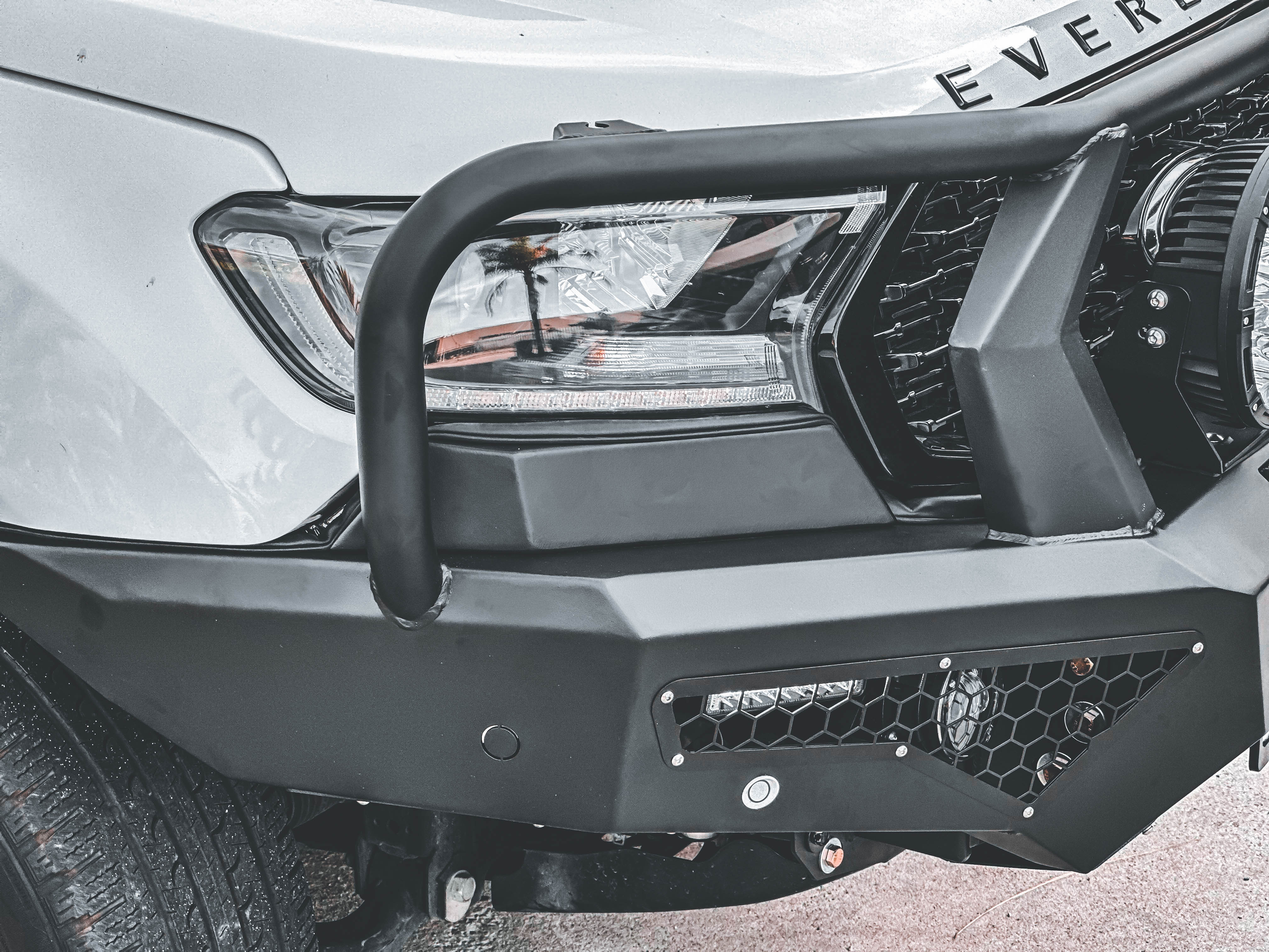 Alpha 4WD Steel Pack Bull Bar for Ford Everest 2015-2022 - Image 8