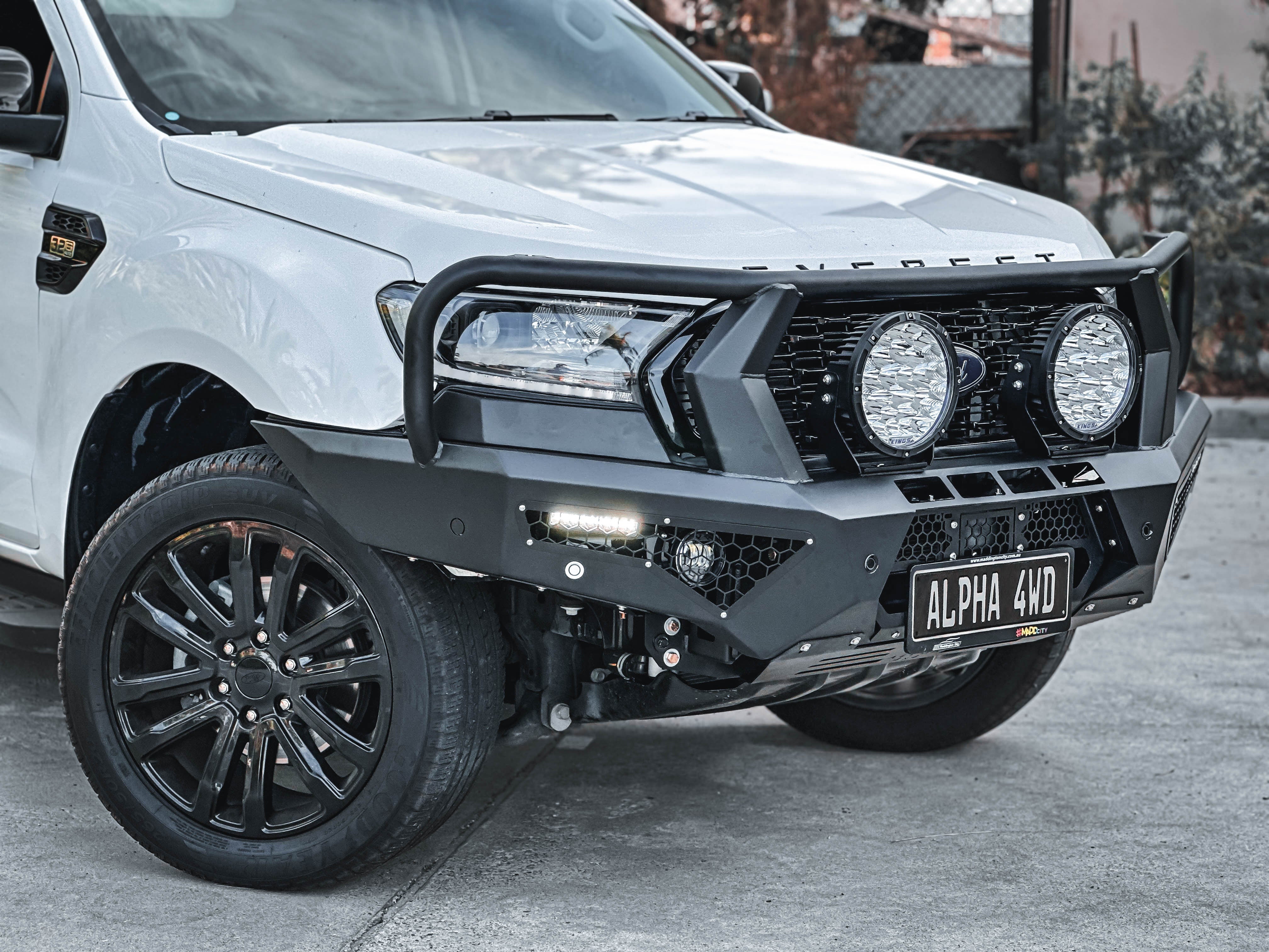 Alpha 4WD Steel Pack Bull Bar for Ford Everest 2015-2022 - Image 9