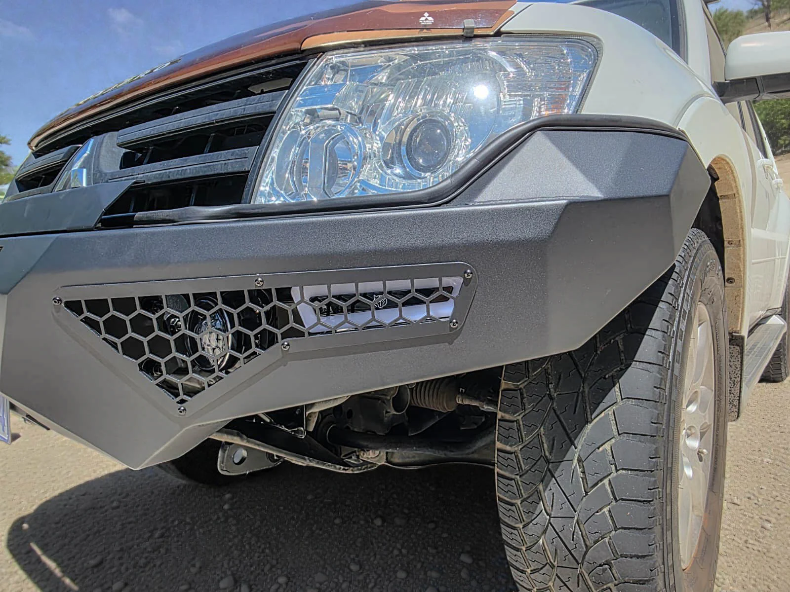Alpha Predator Steel Bull Bar for Mitsubishi Pajero NS NT NX NW 2007+ - Image 6