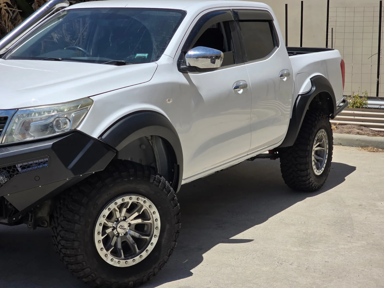 Nissan Navara NP300 D23 Smooth matte black OEM Fender Flares 2015 - 2020 - Image 3